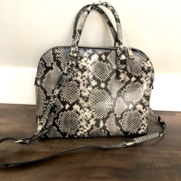 Handbag - Picture 3 of 9